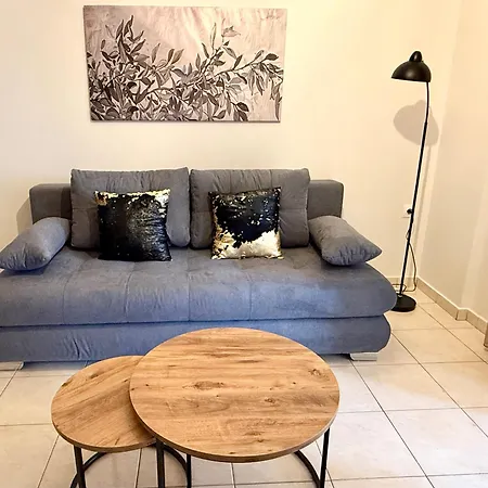 Apartman Domus Philippi & Parking Lárisza